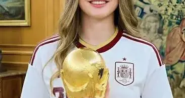 Leonor Lifts the World Cup: A Royal Champion Moment